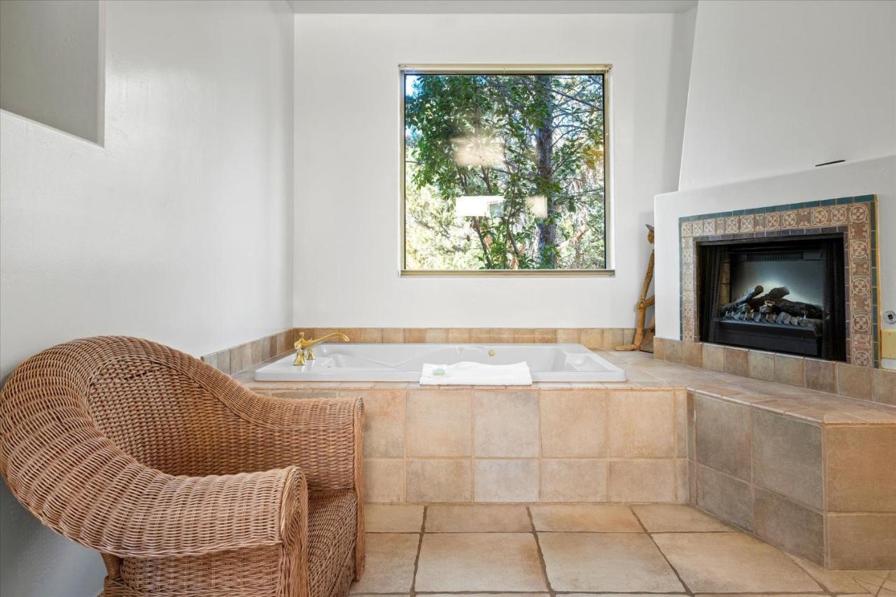 Adobe Village Villa With Private Patio - Sunset Villa 세도나 외부 사진